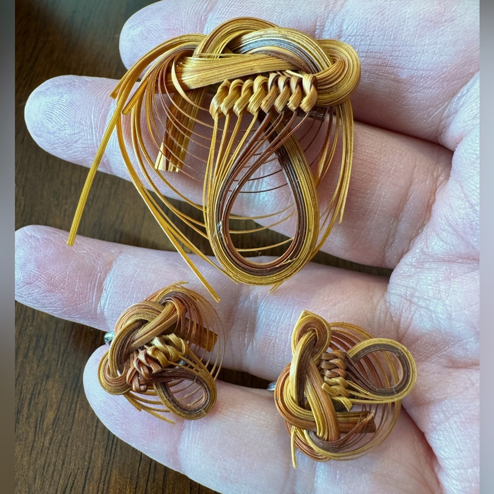 Vintage Taiwan woven bamboo brooch & earrings, EUC. Marked.